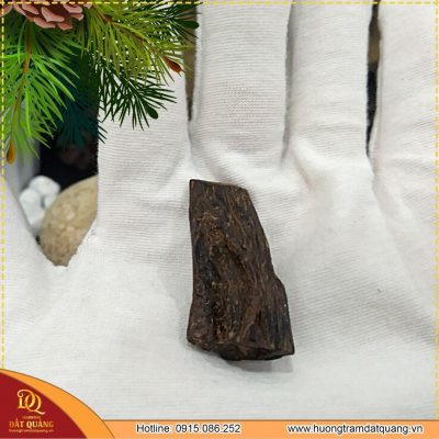 Mặt Dây Chuyền Trầm Hương Chìm Nước