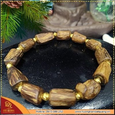 Vong tay Trầm Hương Rục Lào Mix Vàng 18k Hương Trầm Đất Quảng