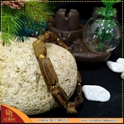 Vòng tay Trầm Hương Rục Lào Mix Vàng 18k Hương Trầm Đất Quảng